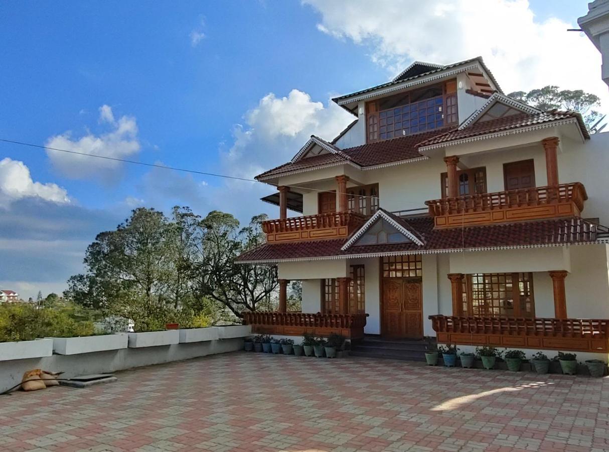Pears Garden Royal Homestay *